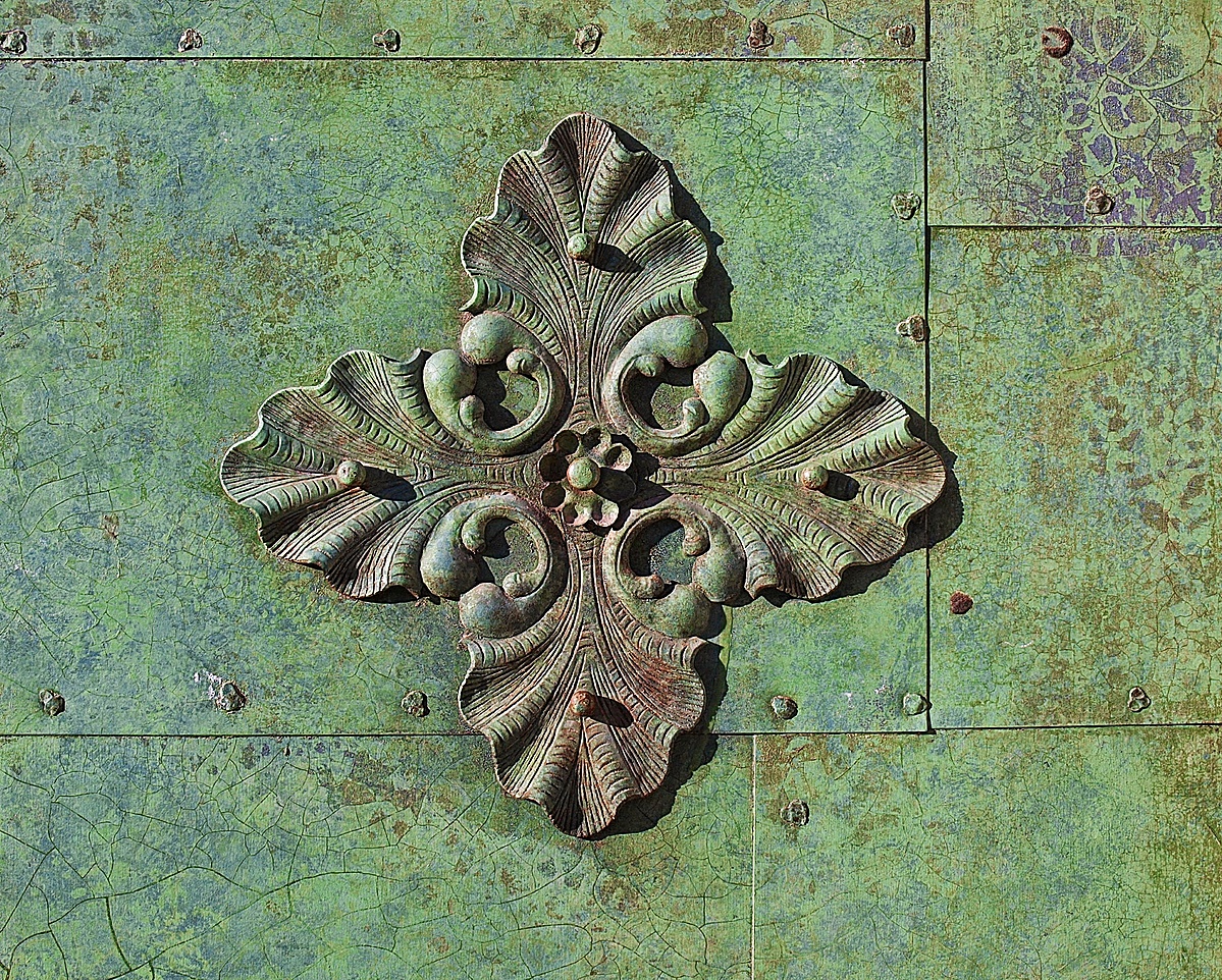 Bronzba öntve