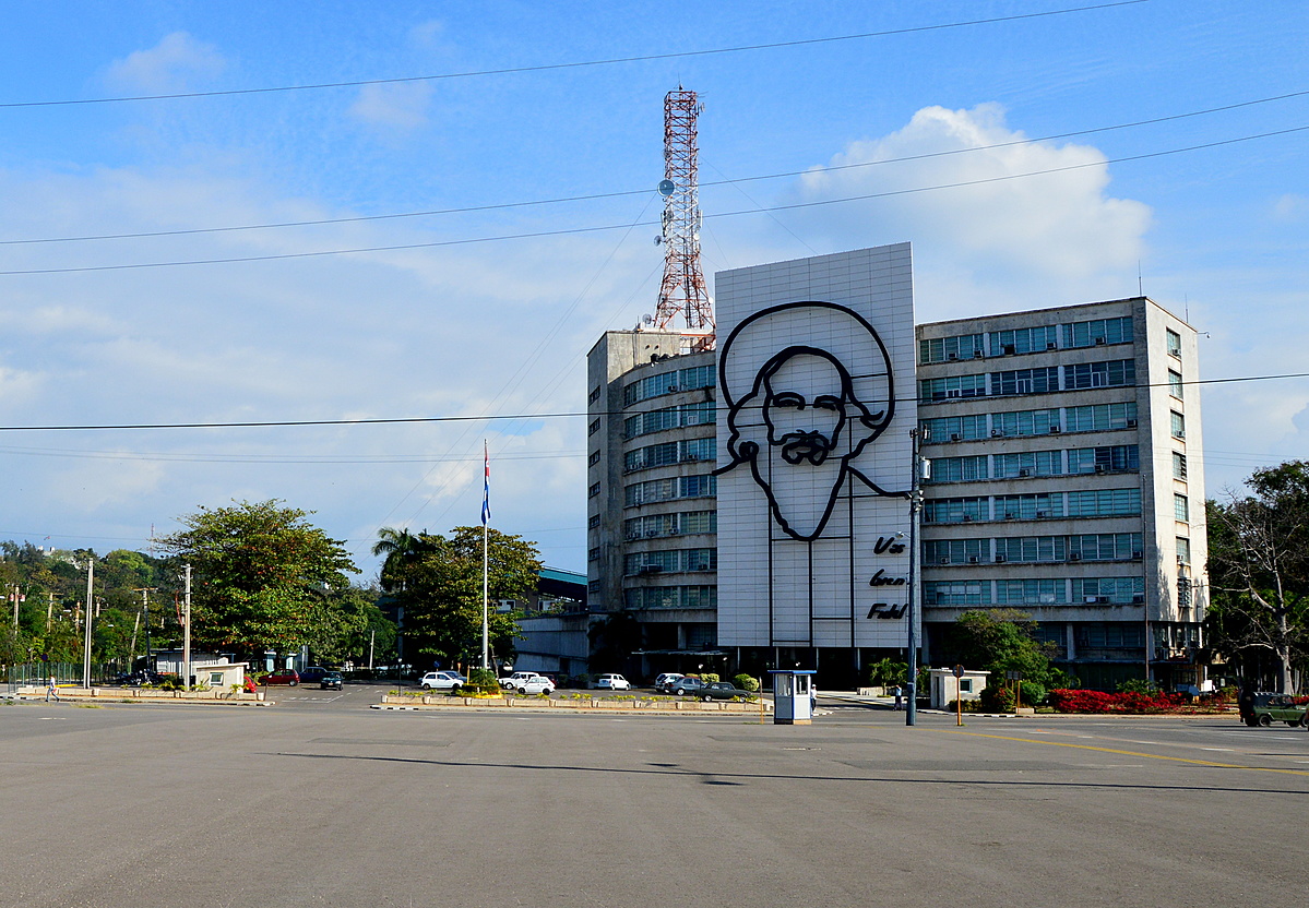  "Fidel" egyedül