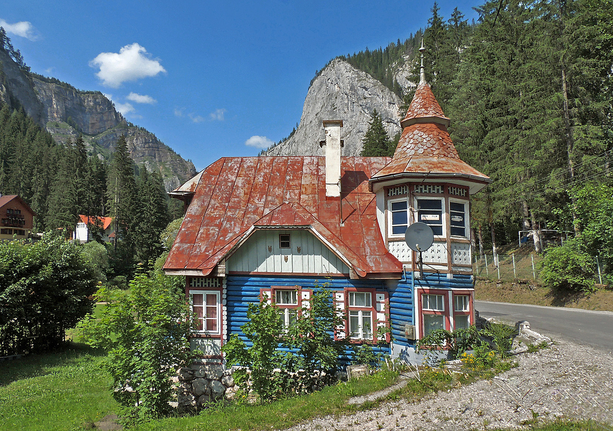Szoros...háza