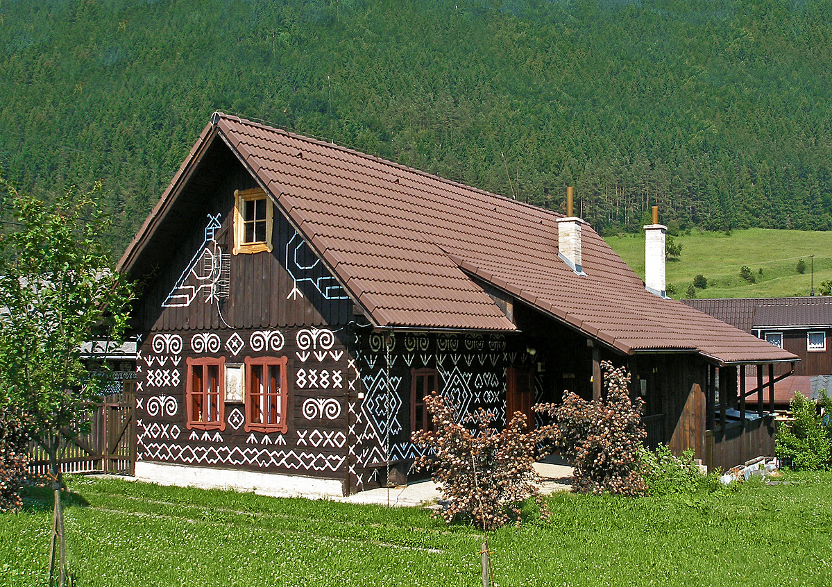Kontrasztok háza