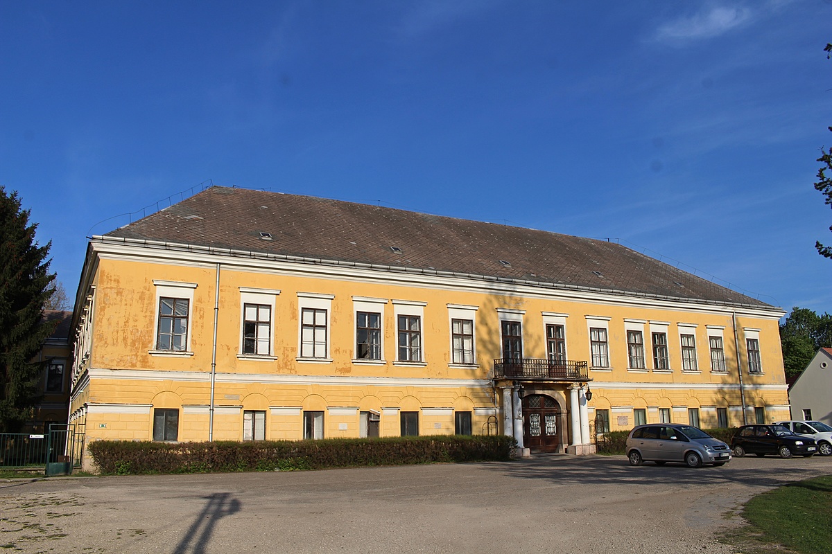 elmúlás..
