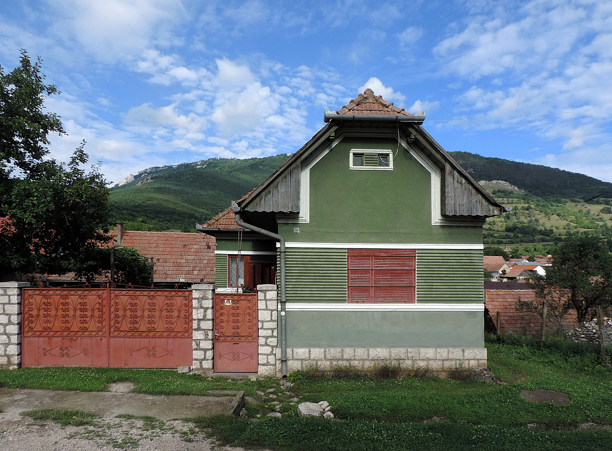 Tiszta udvar, rendesház