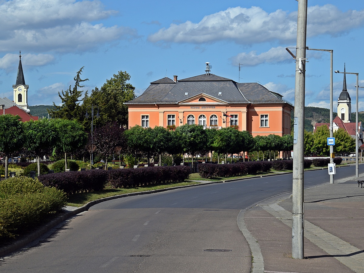 Városi Könyvtár Ózd