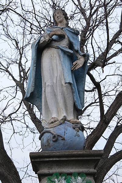 Szeplőtelen Szűz Mária szobra