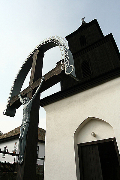 http://www.muemlekem.hu/images/magazin/20090518holloko/hollokotempl.jpg