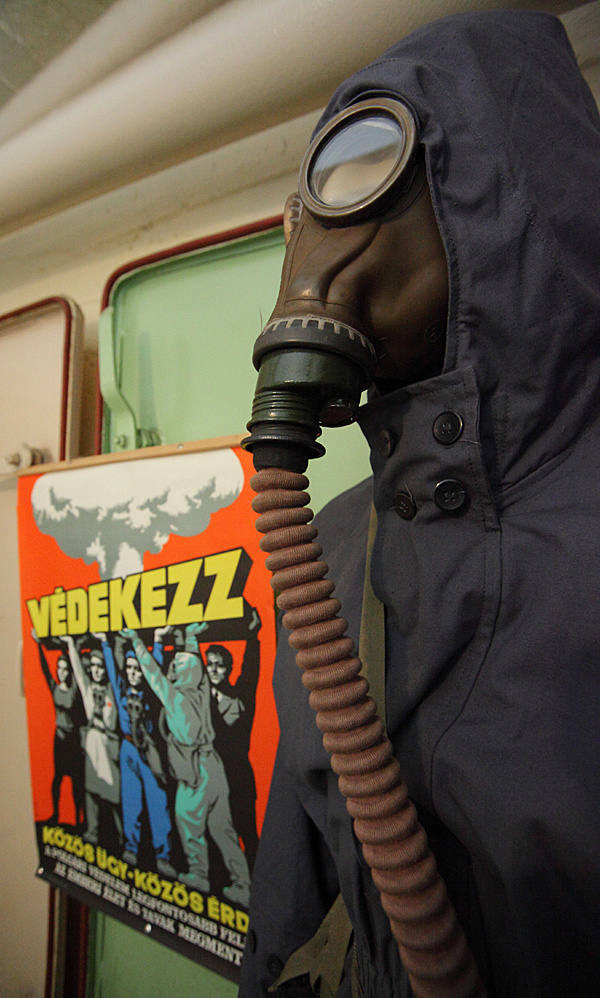http://www.muemlekem.hu/images/magazin/20110307csepelbunker/002.jpg
