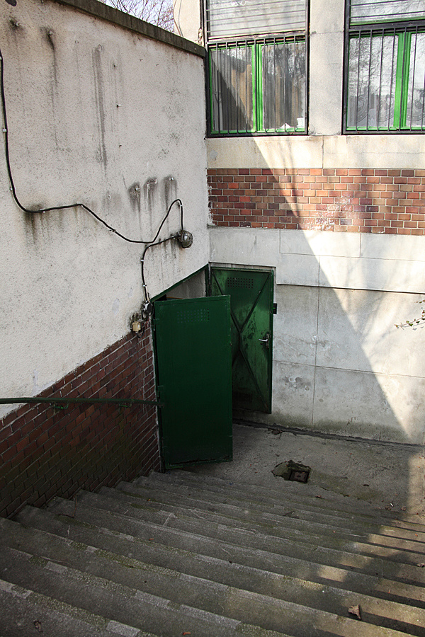 http://www.muemlekem.hu/images/magazin/20110307csepelbunker/013.jpg