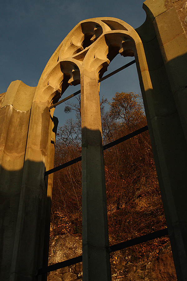 http://www.muemlekem.hu/images/magazin/20110624buzasvisegrad/003.jpg