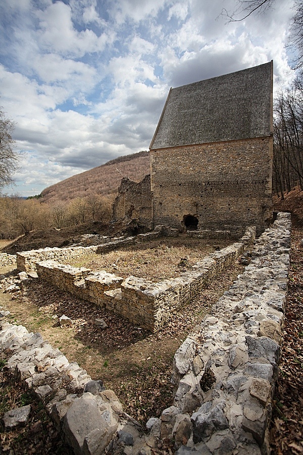 http://www.muemlekem.hu/images/magazin/20120825cselovszki/martonyi4.jpg