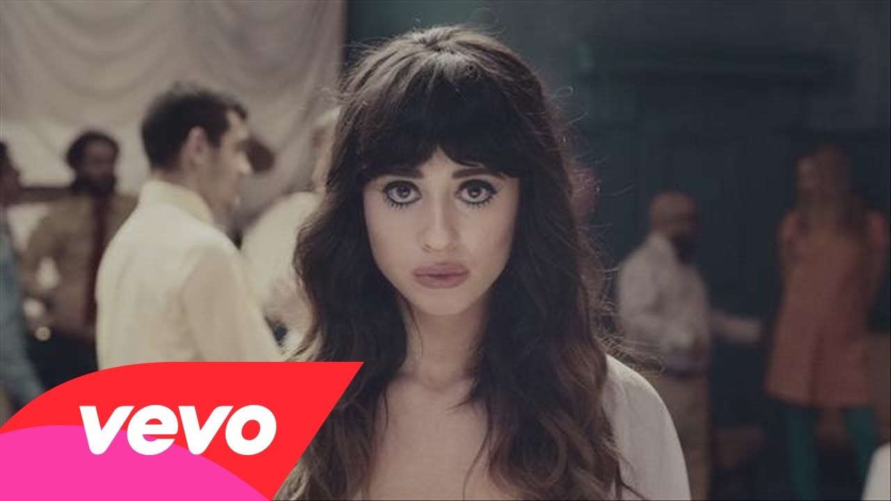 Video: Foxes – Holding onto Heaven Video: Foxes – Holding onto Heaven