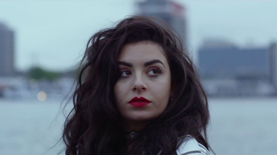 Video: Charli XCX – Boom Clap Charli-XCX-Boom-Clap-Cap