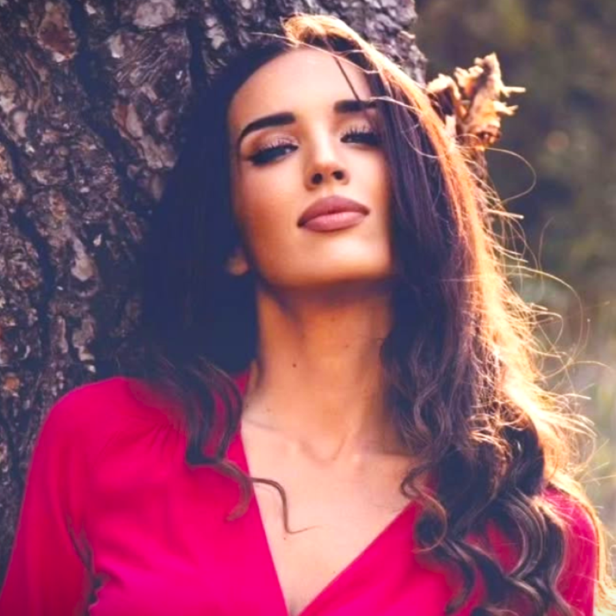 Μαρία Αναματερού “Στο ξωβέργι της ζωής” | Video Maria-Anamaterou