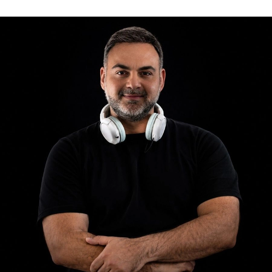 Ο Tasos P. διεκδικεί μια θέση στα 69α Grammy με το «San Me Kitas» του Γιάννη Σπανού Tasos_P