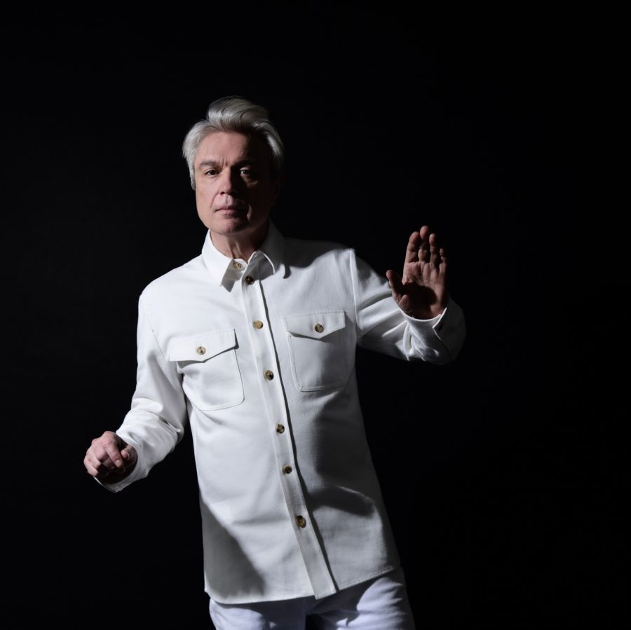 David Byrne “T Shirt”: Το νέο του single σε συνεργασία με τον Brian Eno
