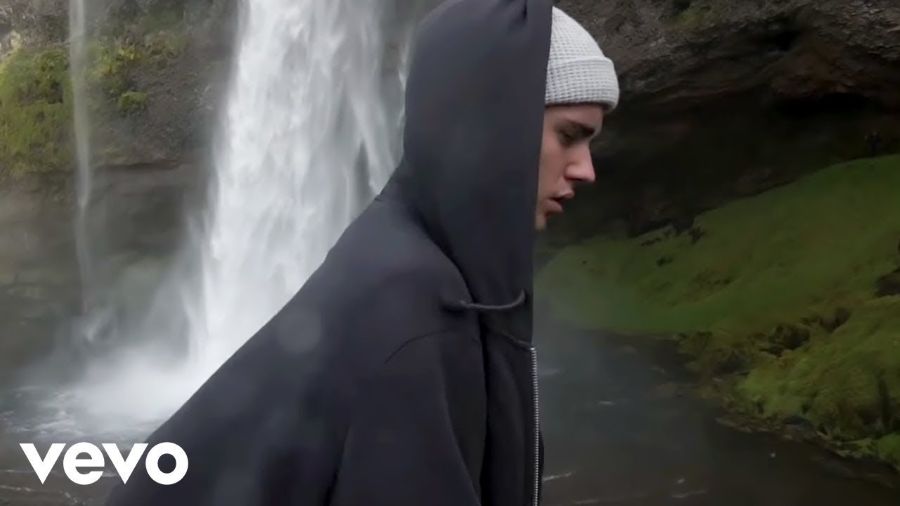 Justin Bieber “I’ll Show You” | Video Premiere Justin Bieber-I’ll Show You