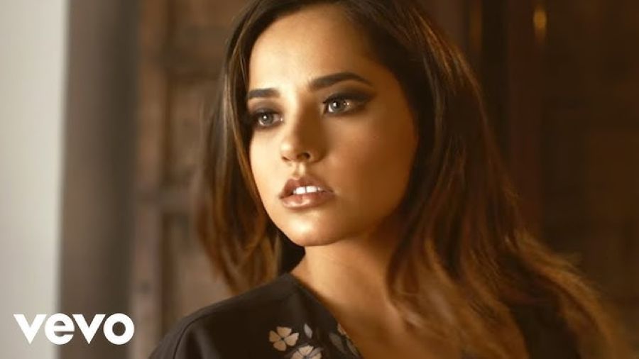 Becky G “Sola” | Video Premiere Becky G-Sola