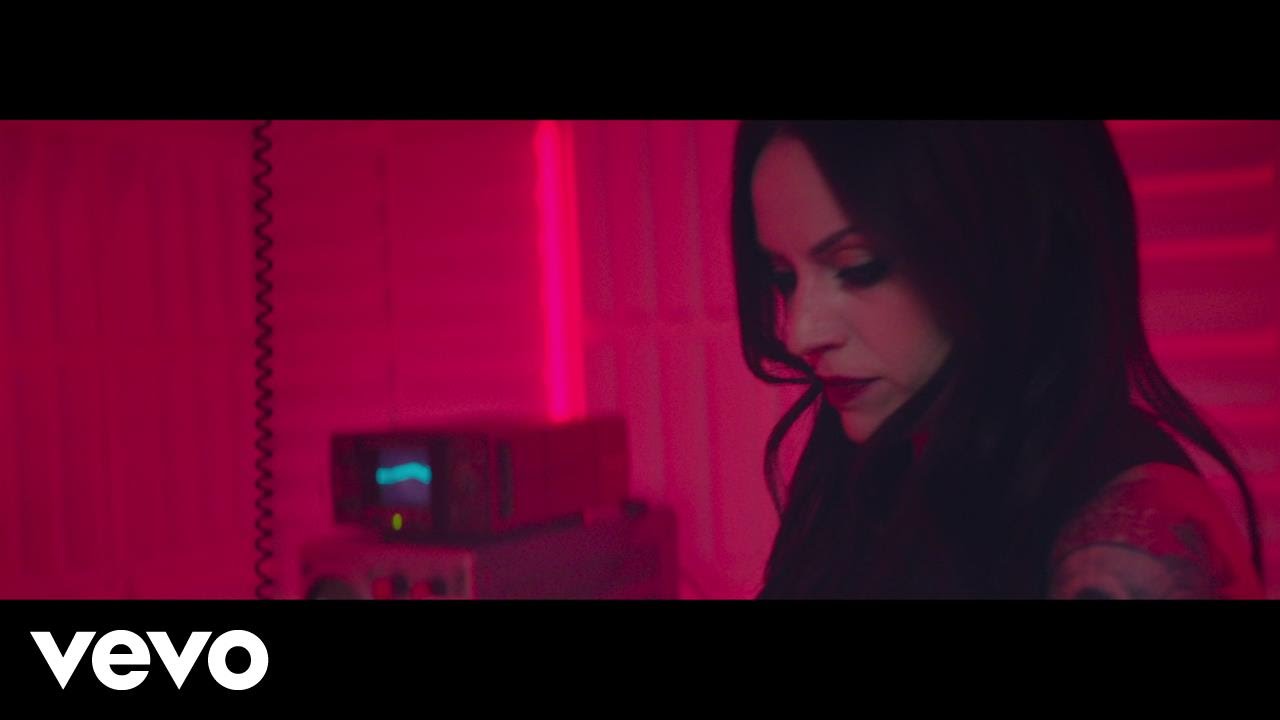 Amy Macdonald “Automatic” | Video Premiere Amy Macdonald “Automatic” | Video Premiere