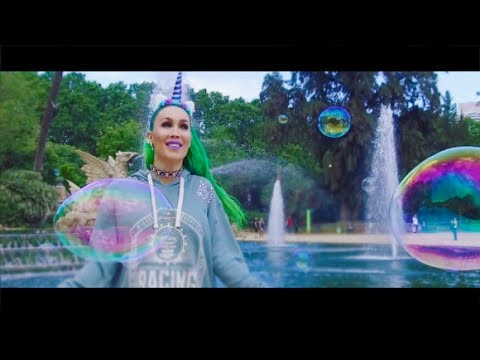 Ηλίας Βρεττός “Ούτε μέρα μακριά σου” | Video Premiere Ηλίας Βρεττός “Ούτε μέρα μακριά σου” | Video Premiere