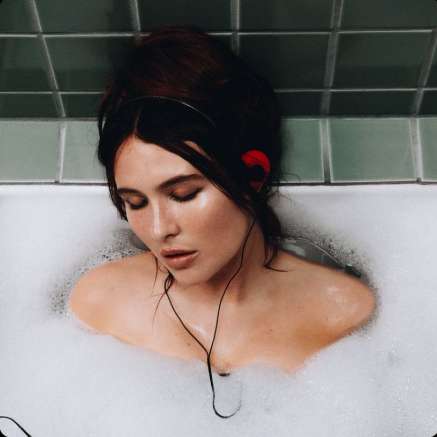 Mimi Webb “You Don’t Look At Me The Same”: Πρώτο δείγμα από το επερχόμενο άλμπουμ “Confessions” Mimi Webb-You Don’t Look At Me The Same