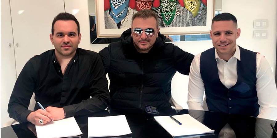 Ο Αντώνης Ρέμος στην οικογένεια της Panik! Ο Αντώνης Ρέμος στην οικογένεια της Panik!