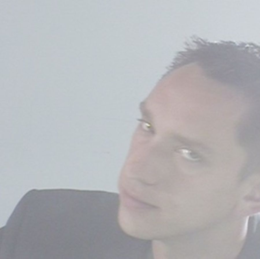 Ο Oliver Sim επιστρέφει με το νέο single “Obsession” Oliver Sim-Obsession
