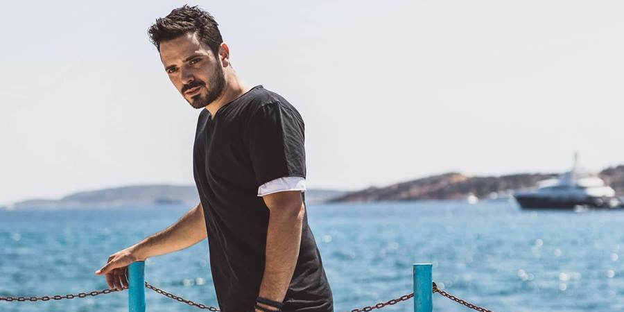 “Η αγάπη αυτή”: Ο Νίκος Δούρος κάνει την μουσική έκπληξη “Η αγάπη αυτή”: Ο Νίκος Δούρος κάνει την μουσική έκπληξη