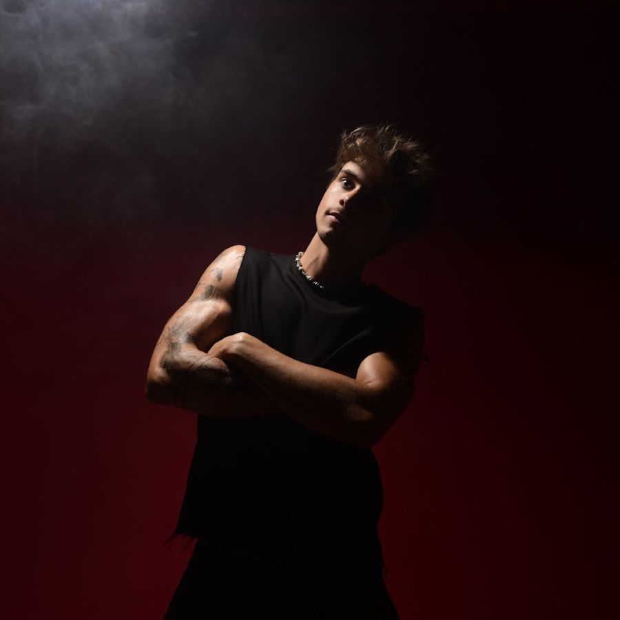 Corbyn Besson “Tied Up” | Video Corbyn Besson Tied Up