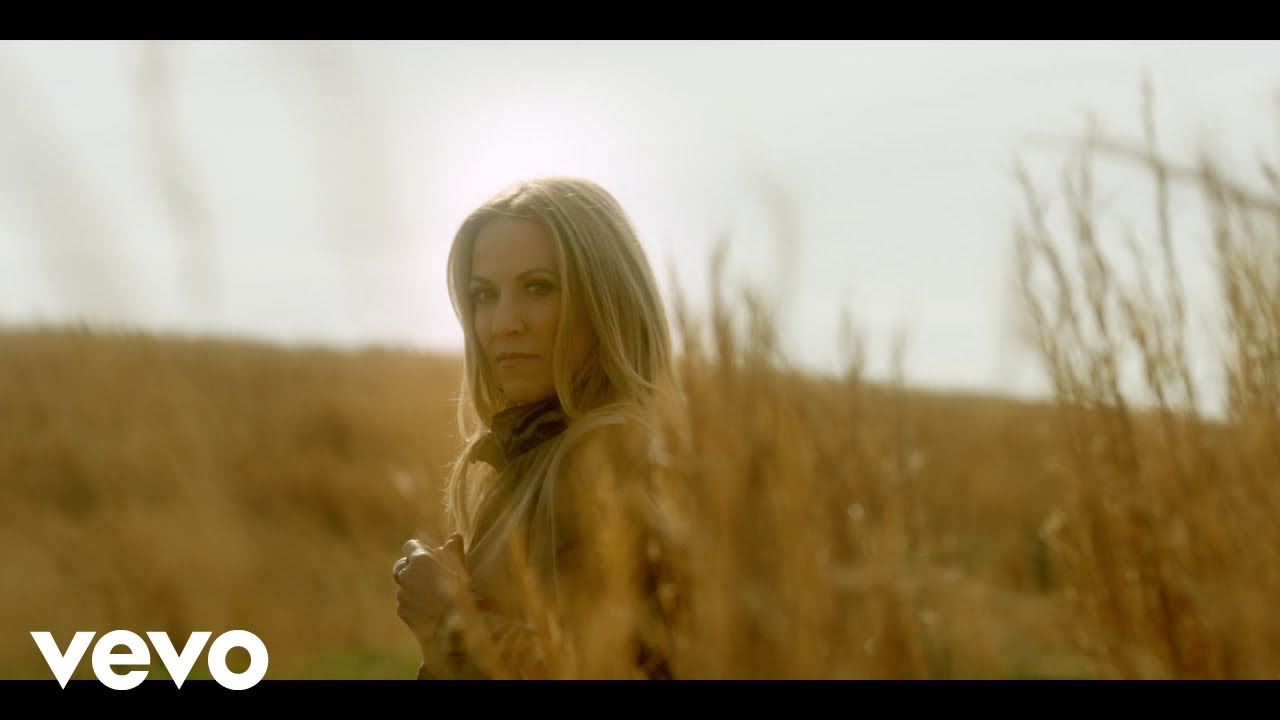 Sheryl Crow feat. Johnny Cash “Redemption Day” | Video Premiere Sheryl Crow feat. Johnny Cash “Redemption Day” | Video Premiere