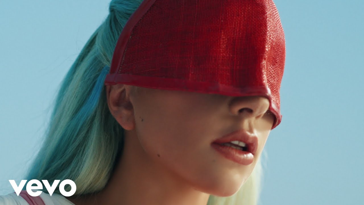 Γιάννης Βασιλείου “Όλα στον αέρα” | Video Premiere Γιάννης Βασιλείου “Όλα στον αέρα” | Video Premiere