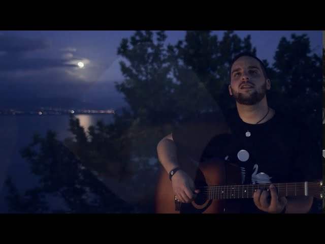 Στέφανος Αθανασίου “Φεγγάρι σε νερό” | Video Premiere Στέφανος Αθανασίου “Φεγγάρι σε νερό” | Video Premiere