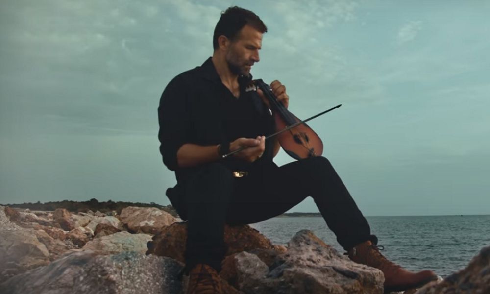 Ηλίας Παλιουδάκης “Σ’ ακολουθώ” | Video Premiere Ηλίας Παλιουδάκης “Σ’ ακολουθώ” | Video Premiere