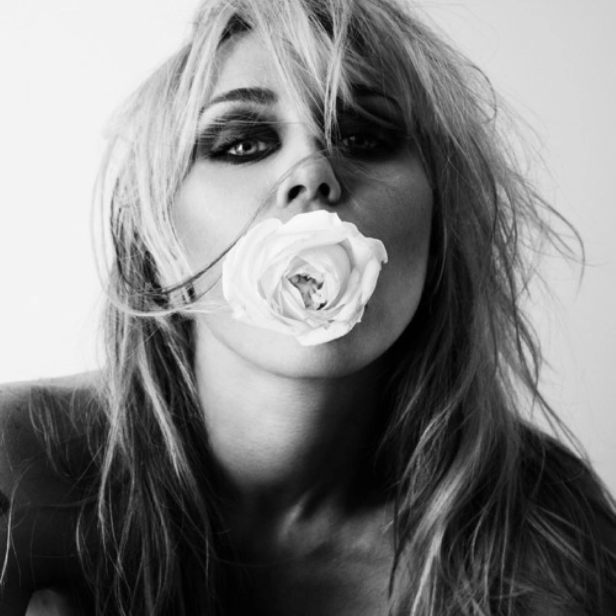 Miley Cyrus-Orbit