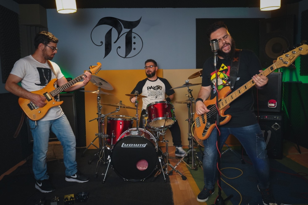 Peculiar Three “Inkblot” | Video Premiere Peculiar Three “Inkblot” | Video Premiere