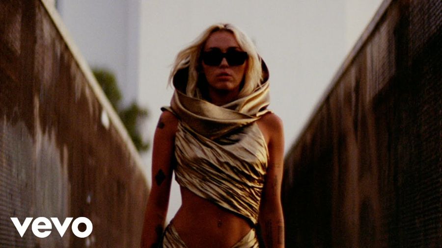 Miley Cyrus “Flowers” | Video Miley Cyrus-Flowers
