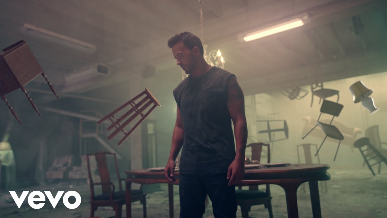 Luis Fonsi “Santiago” | Video Luis Fonsi “Santiago” | Video