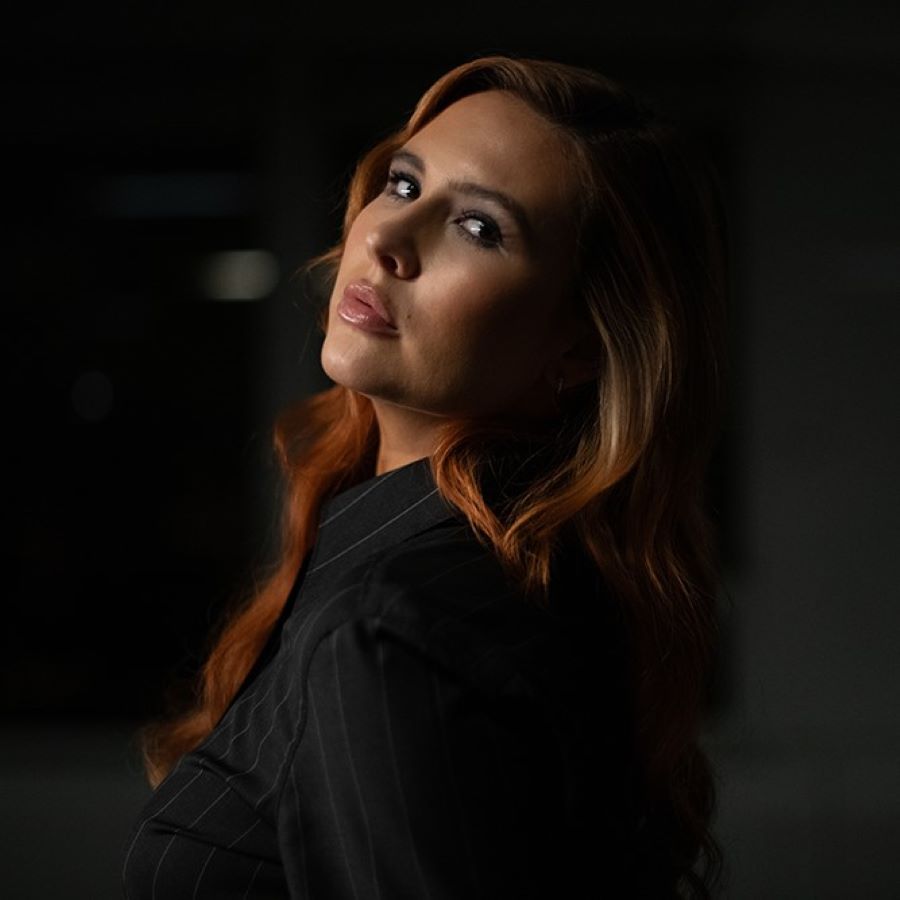 Mimi Webb “One Eye Open” | Single Mimi-Webb-One-Eye-Open