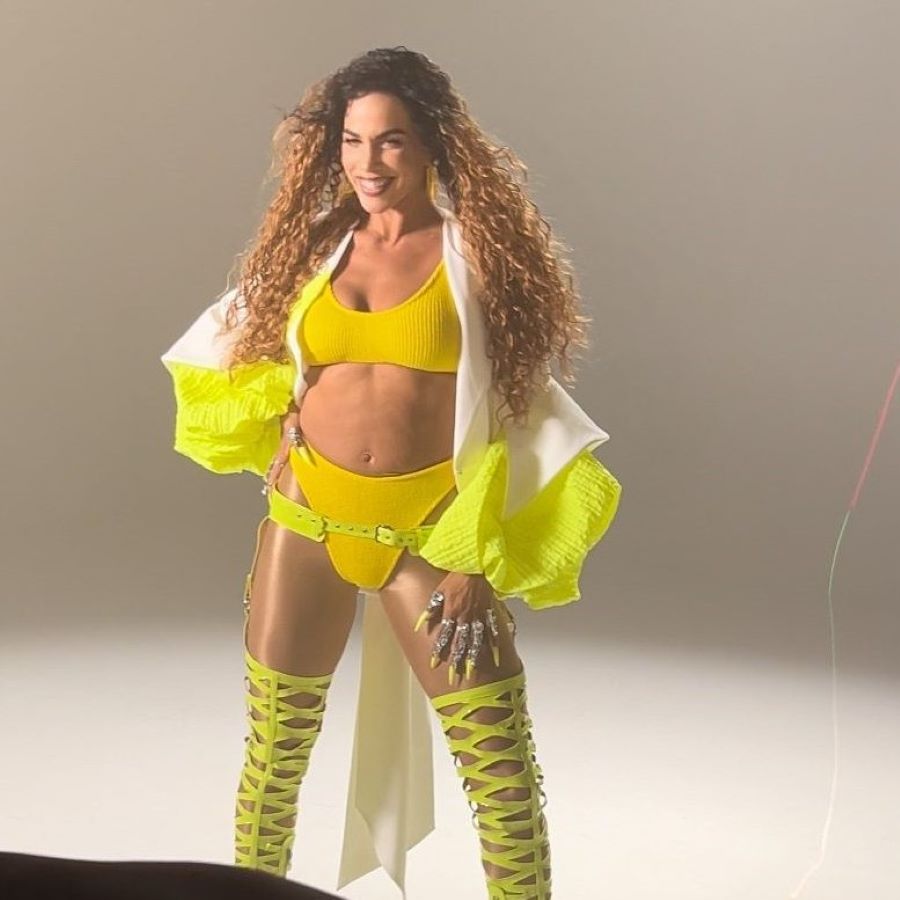 Κατερίνα Στικούδη, Ghetto Queen, Teo Tzimas “Bomba” | Video Κατερίνα Στικούδη, Bomba