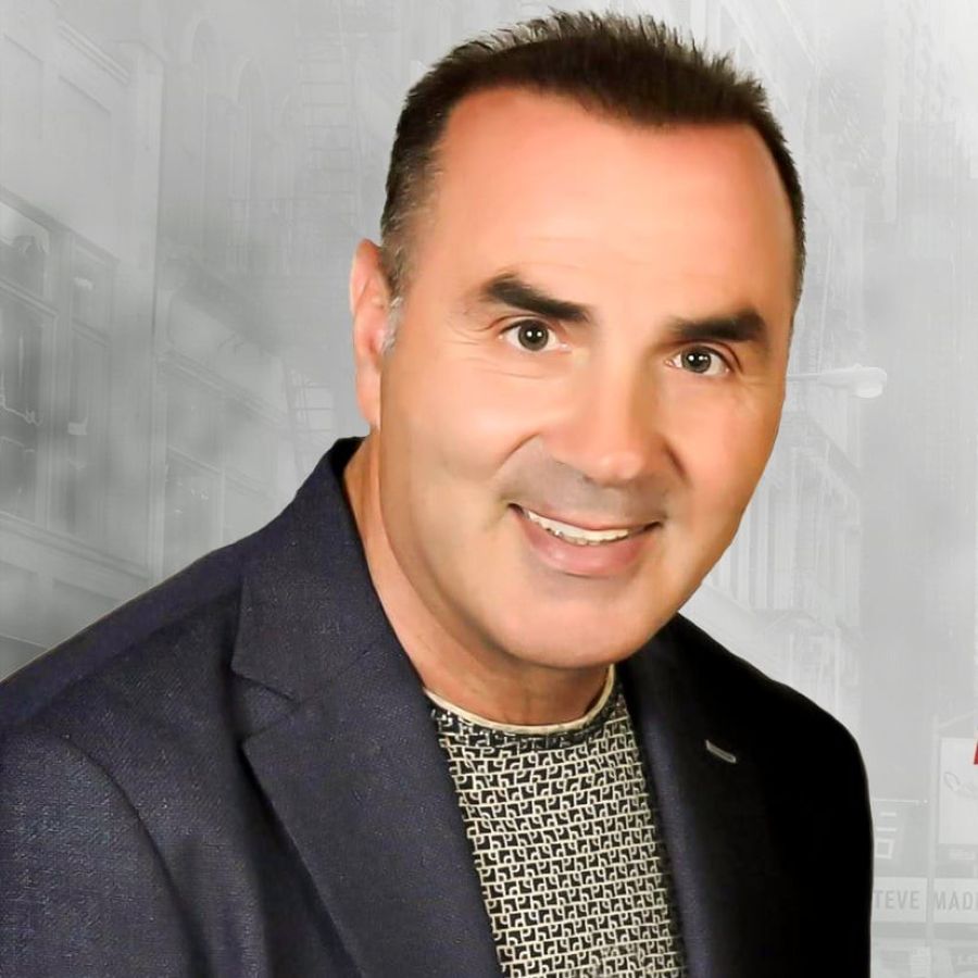 “Αντρικές κουβέντες”: Ο Απόστολος Γκλέτσος πρωταγωνιστεί σε video clip που σκηνοθετεί η κόρη του, Βαλίσια! Giannis-Mikertzis-Antrikies Koyventes
