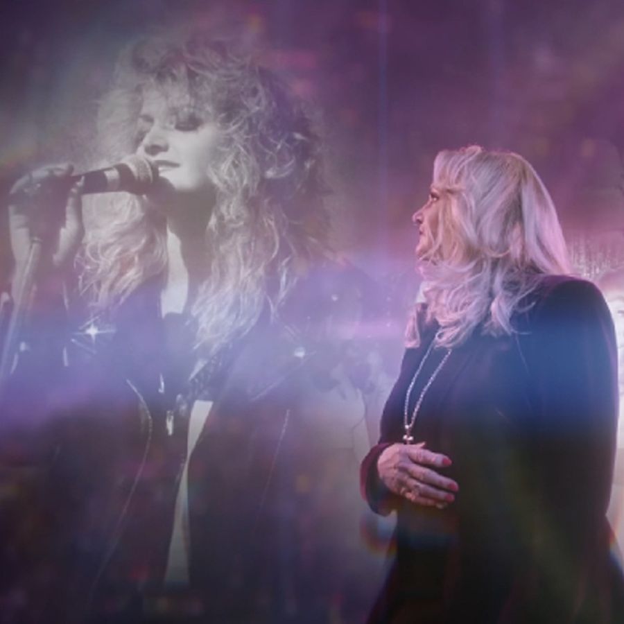 Η θρυλική φωνή της rock μουσικής, η Bonnie Tyler, επιστρέφει δυναμικά με το ολοκαίνουργιο βίντεο κλιπ για το τραγούδι της “Yes I Can”. Bonnie Tyler Yes I Can