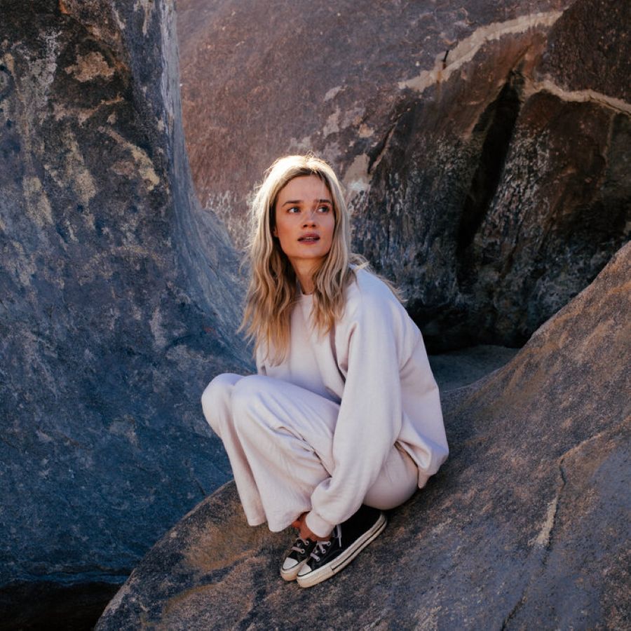 Η Florrie επιστρέφει με το νέο της single “Pieces” Florrie-Pieces