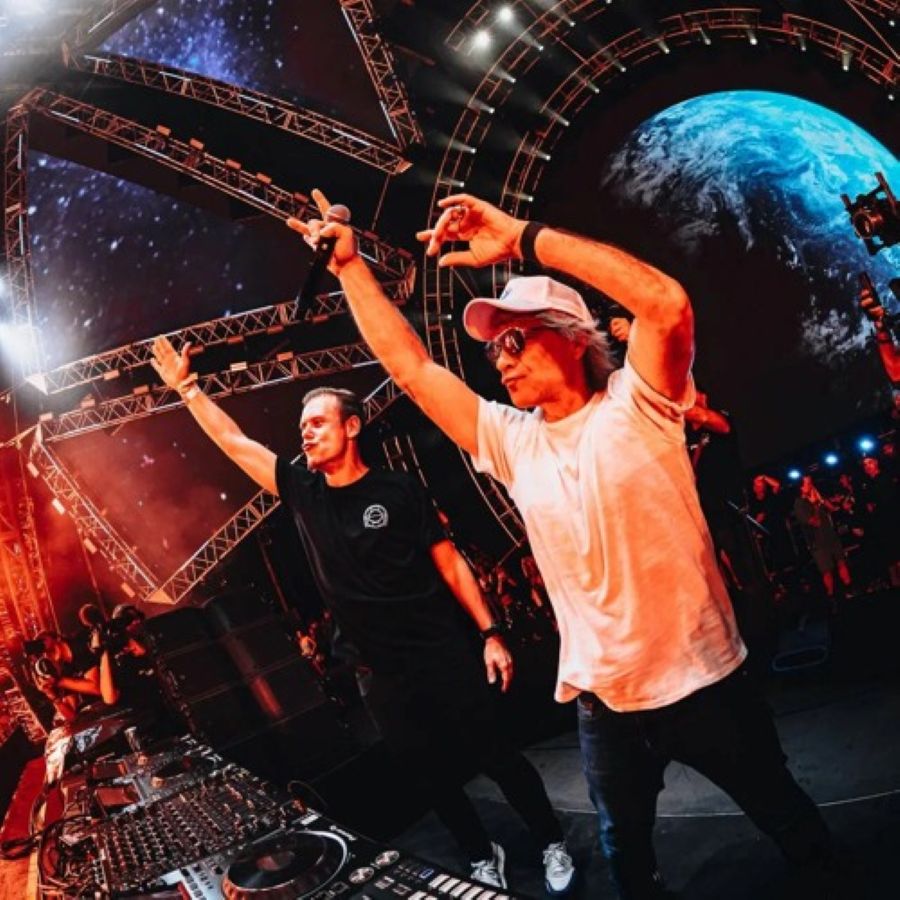 Ο Armin van Buuren και οι Bon Jovi ενώνουν τις δυνάμεις τους στο “Keep The Faith” Armin van Buuren & Bon Jovi