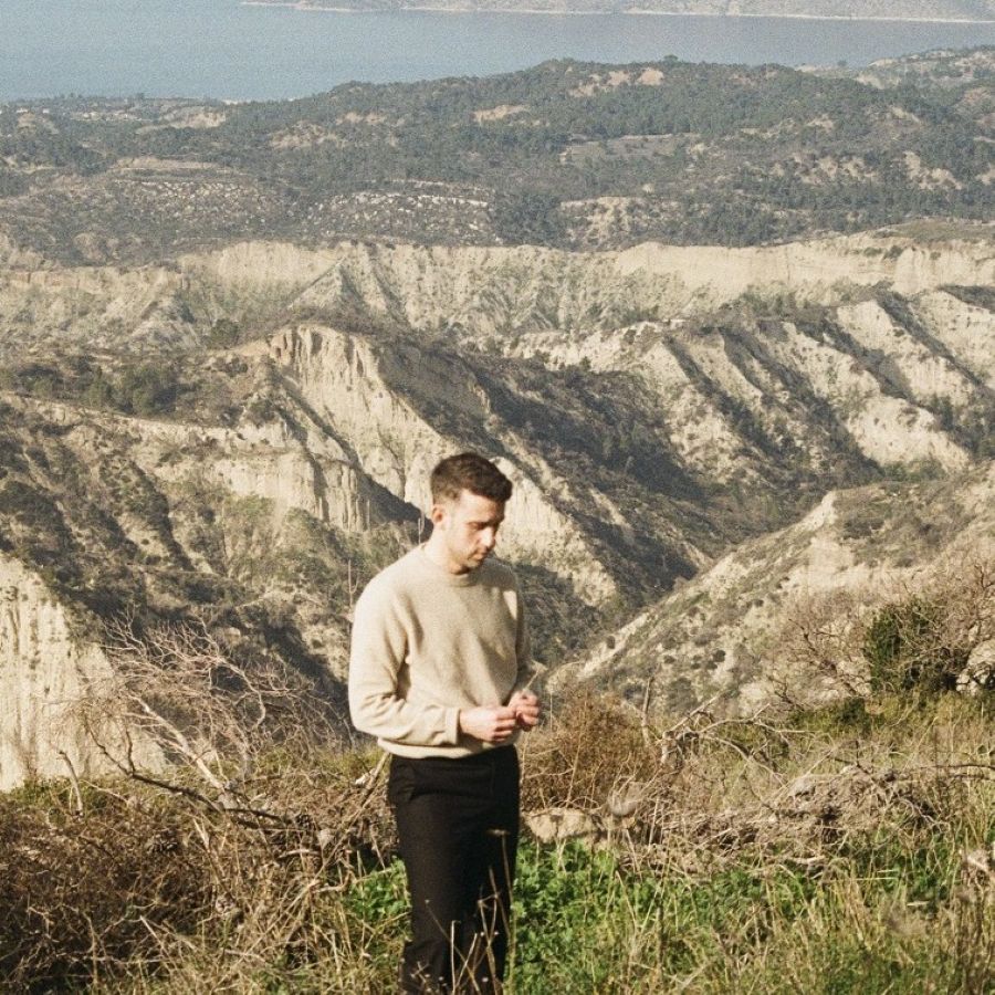 “Heights”: Aνακαλύψτε την ασυναγώνιστη λυρικότητα του Ελληνοσουηδού μουσικού Plási Heights_Plási