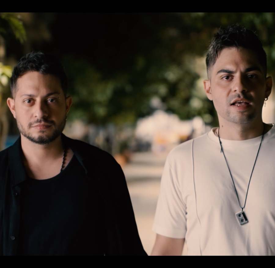 Αλέξανδρος και ο Θάνος Παϊτέρης ενώνουν τις φωνές τους στο νέο τραγούδι “Σε γυρεύω παντού” Se girevo pantoy-Paiteris