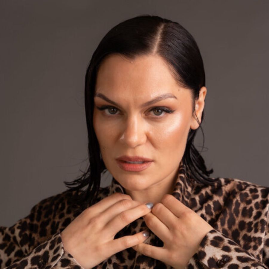 Jessie J – THREW IT AWAY