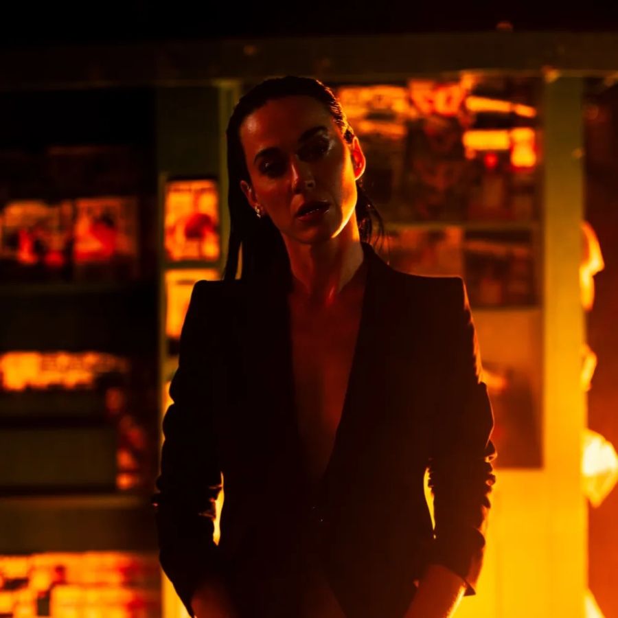 katy-perry-watch-it-burn