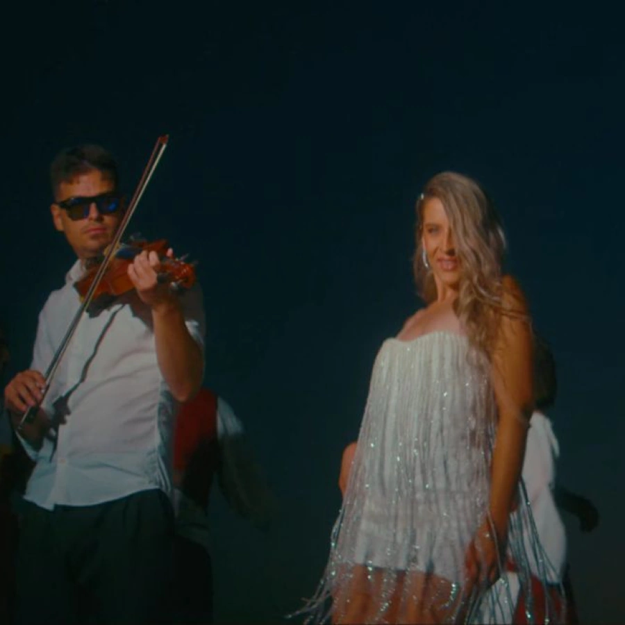 Εβελίνα Κατσιάκου – «Summer Medley 2026»: Το απόλυτο μουσικό ταξίδι του καλοκαιριού Evelina Katsiakou - Summer Medley 2026