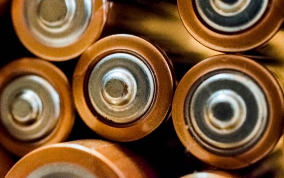Rauchmelder benötigen Batterien, doch welche? (Symbolbild)