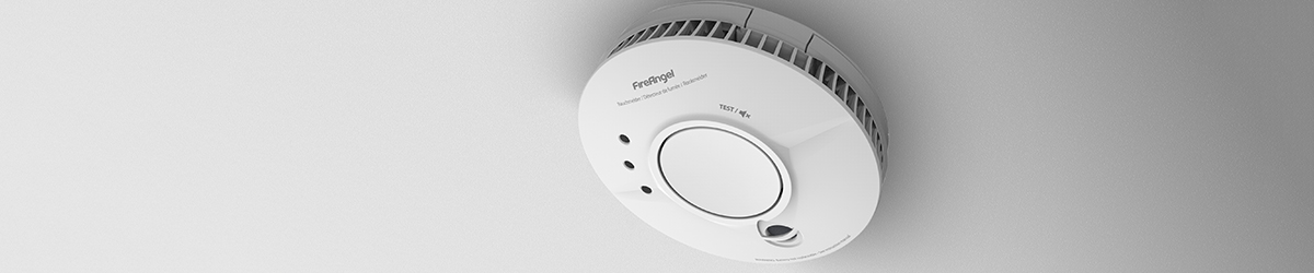 Der Rauchmelder SM-F-1 EU wird mit Netzstrom versorgt, greift im Notfall aber auch auf einen Akku zurück. Foto: FireAngel (http://fireangel.de.com/produkte/230v-produkte/sm-f-1eu/)