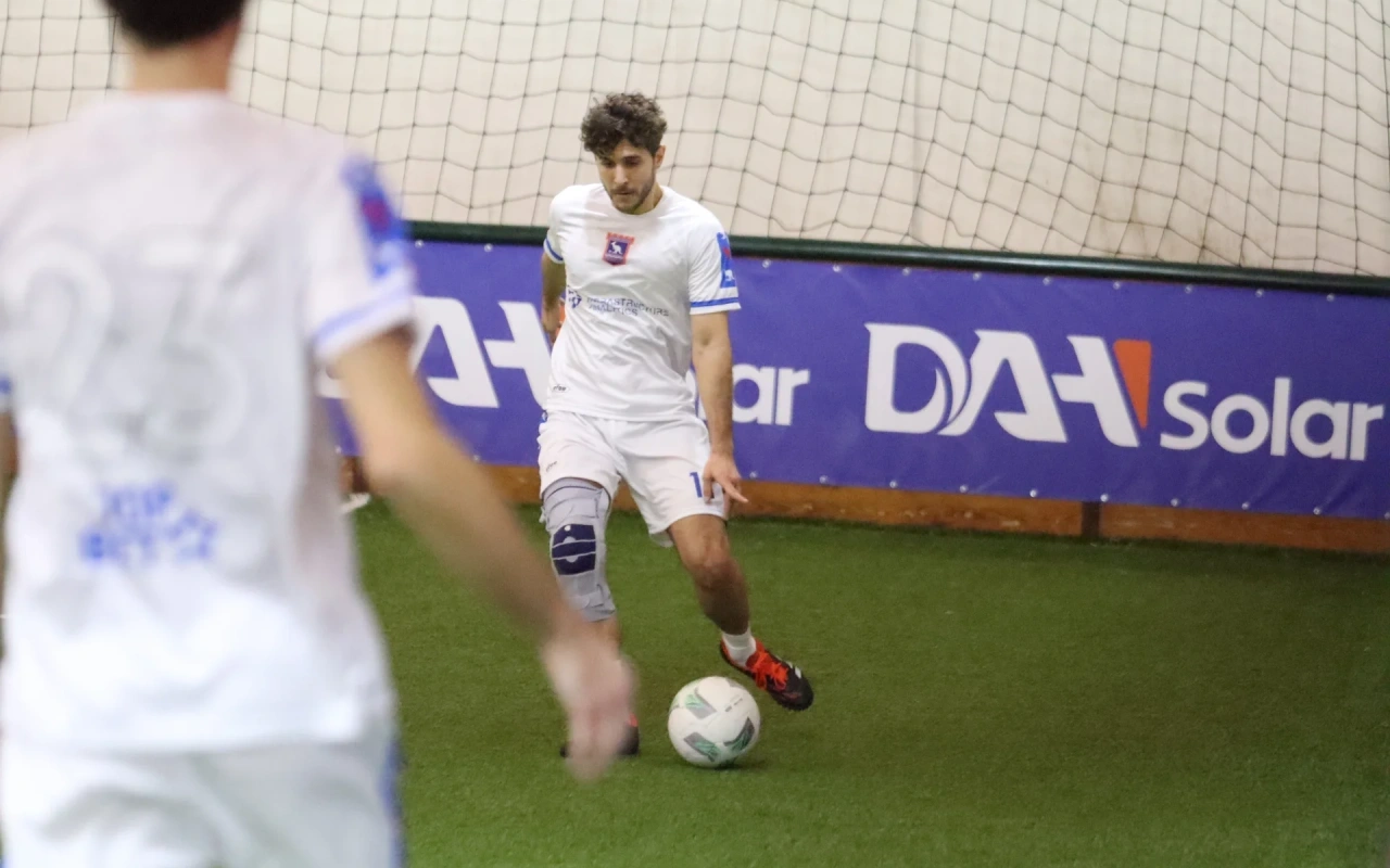 Remi na Balon Coinu: KMF ŠLOSERI i Londonska Sirotinja podelili bodove 3:3