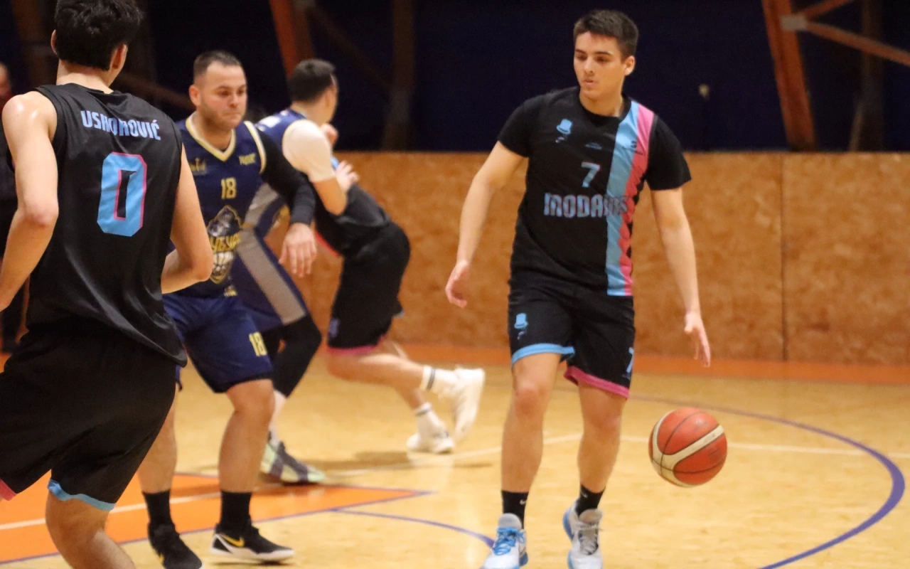 GOLD C LIGA, 10. kolo: MODAMS — KK Čubura 58:62